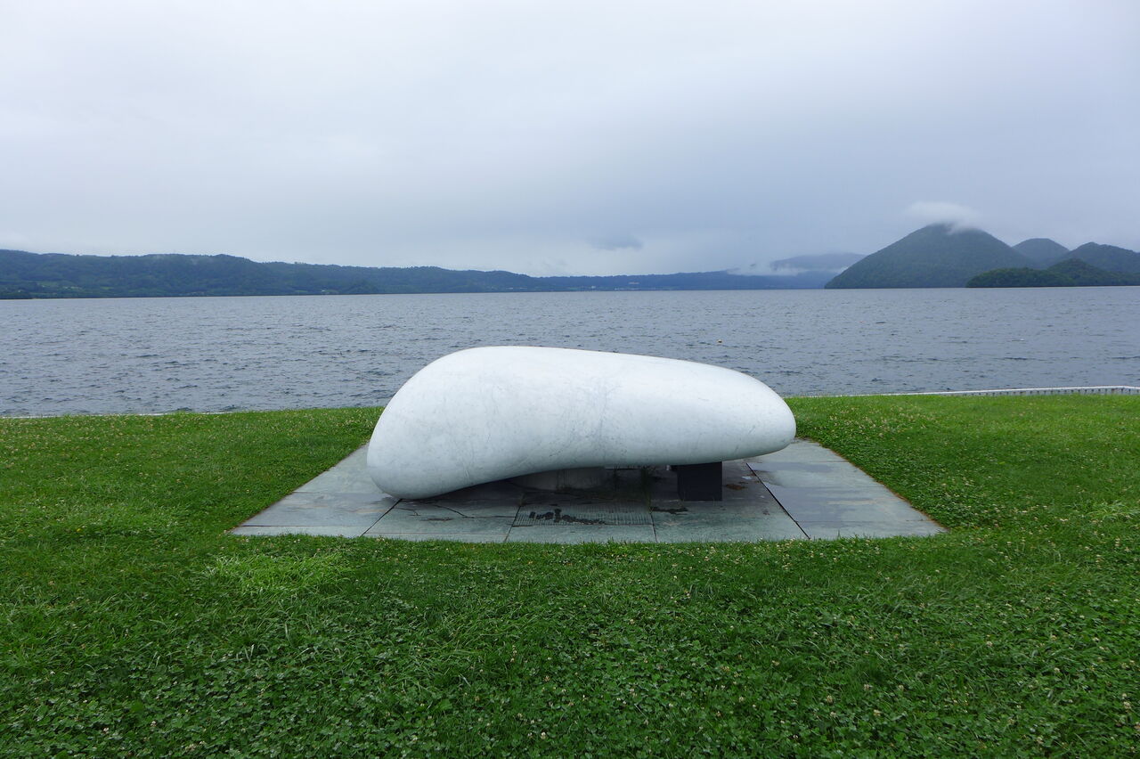 #安田侃 『ボーボリ公園　少女』シルクスクリーン、リトグラフ作品 額装付き 安田侃 『ボーボリ公園 少女』シルクスクリーン、リトグラフ作品 額装