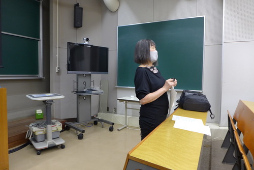 稲葉信子先生【国際文化遺産保護法】第１回集中講義開催さる！