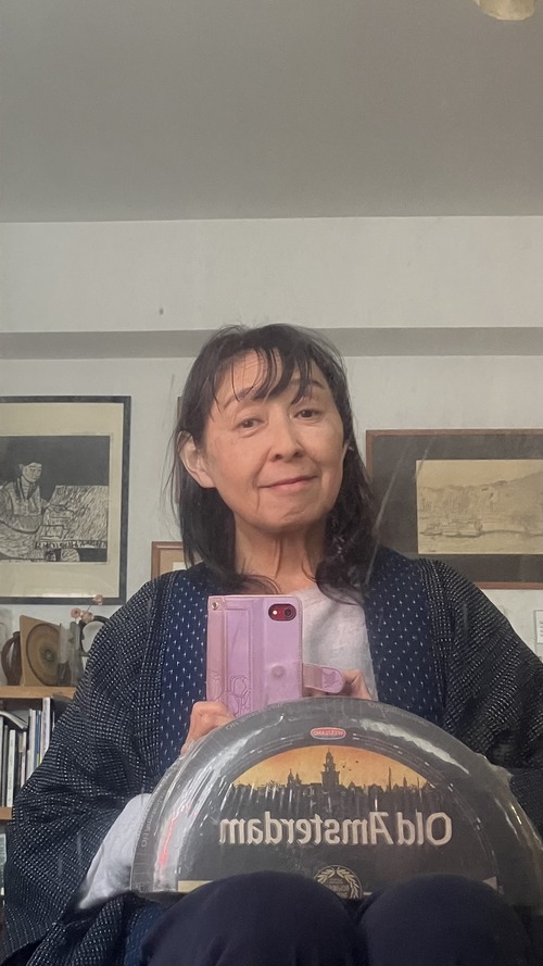 20260115オランダから熟成チーズの贈り物！藤原馨さん誕生日王レゼント！！Fedexで届きました。