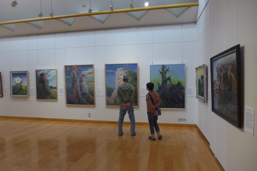 国立療養所菊池恵楓園絵画クラブ金陽会「ふるさと、天草に帰る」苓北展、展開中！みなさま、天草灘の眼前の会場にて、どうぞご鑑賞ください！
