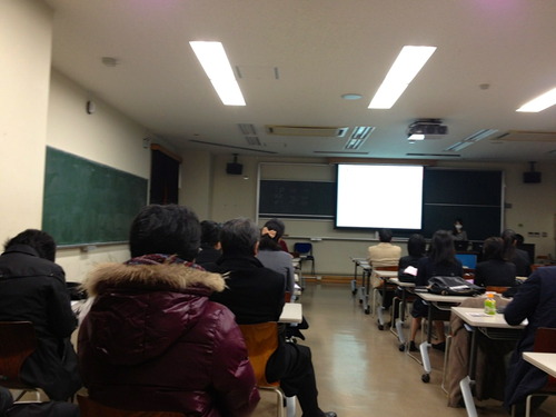 2013.2.16 　高瀬君・三舩君　九州大学芸術工学部卒業論文発表会で発表！　