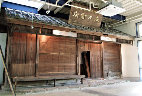 ふ印ラボ同人で熊本地震復興で活躍中の建築家宮野桂輔さんの森本襖表具材料店と藤本大工さんをめぐるつぶやき！