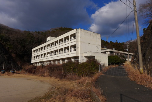 20260208対馬再訪フィールドワーク（その2）旧塩浦小学校はどう活用されるだろうか？