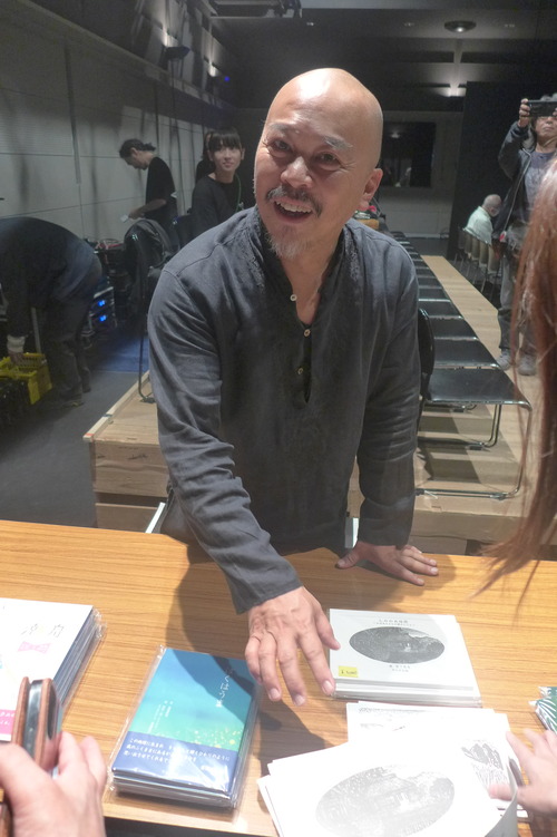 あいち2025「灰と薔薇のあいまに」メイン会場にて小谷野哲郎さん出演の演劇作品マユンキキ＋鑑賞！！ご招待いただきました