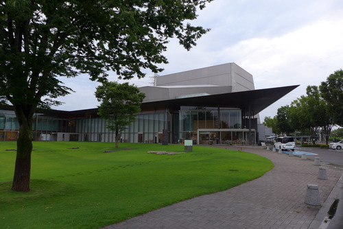 衛紀生館長と文化経済学会で邂逅、勢いで可児市文化創造センターへ、久しぶり再訪！！