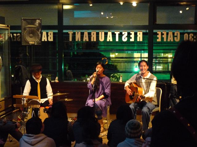 土曜の夜はバオバブなライブで。