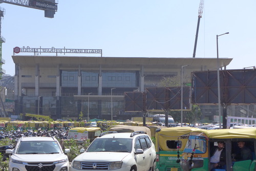 20260321半世紀前建築学徒の憧れ！建築・都市チャンディガール踏査。踏査を後にCDG駅からND駅へ（その10）