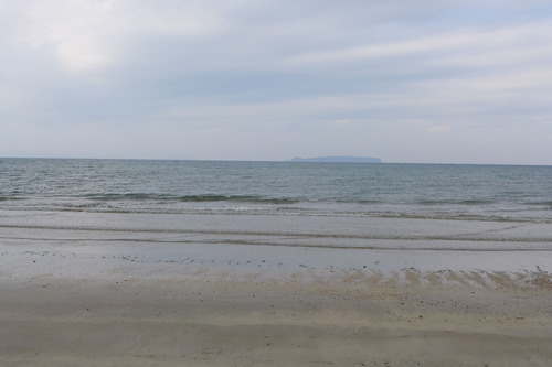 20251127宮地浜にて玄界灘・相島を見やりながら深呼吸！