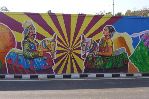 20260219マドゥライ再訪（その13）バンクシーじゃない、路上壁絵師たち大活躍！