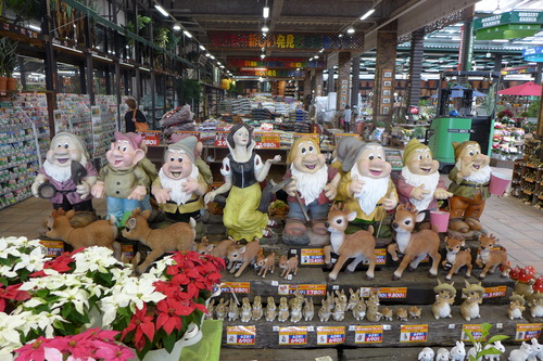 見聞して驚愕！待場に溢れるディズニーワールド！！