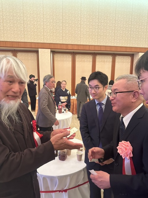 C3875C5A4357A4E012B467B80CE27BFE98BDF98F