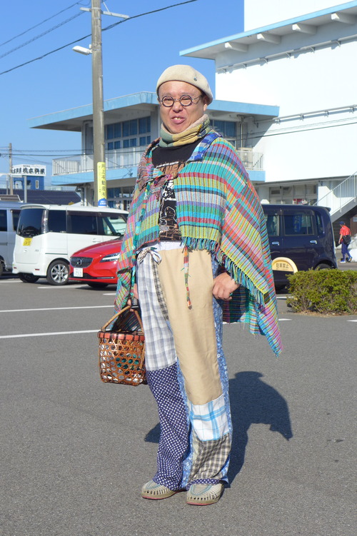 丁寧に作家と交流を重ねながらアートを支える熊本のアートディレクター「けいすけ」君！天草大陶磁器展にも出没！！