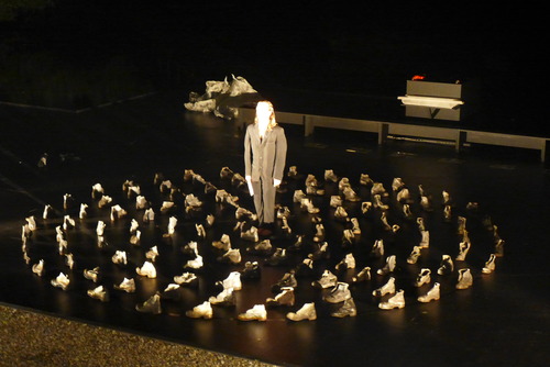 2019利賀インターゼミ二日目、発表と討論、表現と鑑賞、理念と創造！