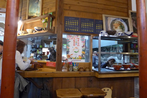 読谷村のソーキそばなら「金月（きんちち）そば」！