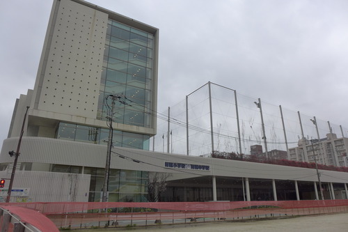 守りつつ開く・・・都市型学校建築の今！？福岡市立舞鶴小学校・中学校