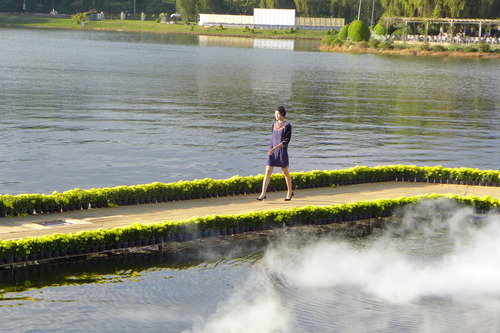 P1530367