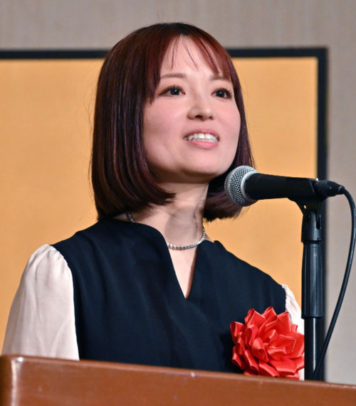 國盛麻衣佳さん、第84回西日本文化賞【奨励賞　社会文化部門】を美術家として受賞！！12月7日（日）アクロス福岡国際会議場で受賞記念講演会へ！