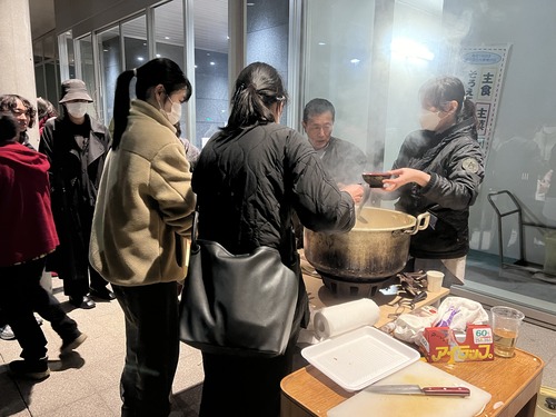 能登町役場避難所2024年1月3日　NPO法人リエラ代表松永鎌矢氏撮影