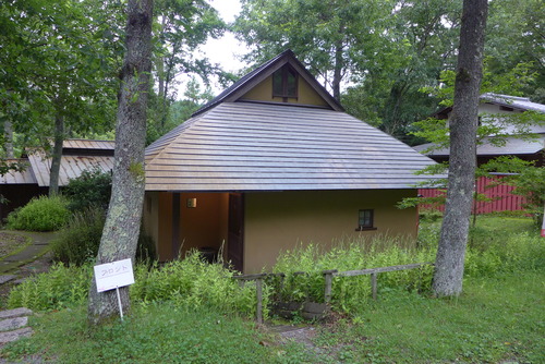 竹田市直入町の長湯温泉にて独創的観光地づくりの参与調査〜林の中の小さな図書館　BBC〜