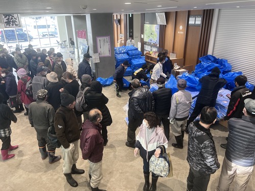 240114ブルーシート配布_町役場