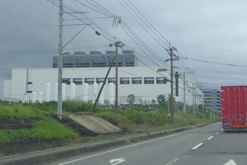 水の郷（さと）　先人拓（ひら）く　黒墨（こくぼく）台地　槌音（つちおと）響かせ　白壁（はくへき）聳（そび）ゆ〜TSMC台湾半導体製造拠点建設で変わる外輪山の未来は如何20250626