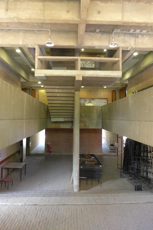 20260307アーメダバード・フィールドワーク！女性建築家・アーティストAkshayaさんとDoshi教授設計によるアーメダバード建築大学を探訪！（その7）