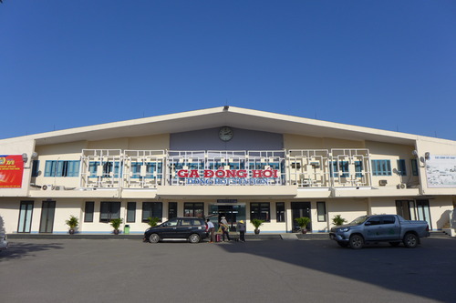 第7次ベトナム地域固有・文化資源踏査（その22）ドンホイ駅前からフエ駅へ、ベトナム統一鉄道でゆるっと移動！