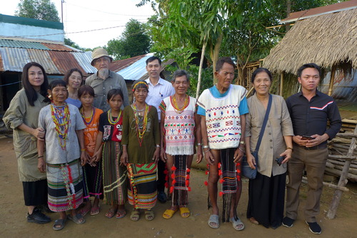Minh Hanh女史と歩く〜ベトナム随一の服飾デザイナーMinh Hanh女史にご案内いただきながら・・・・