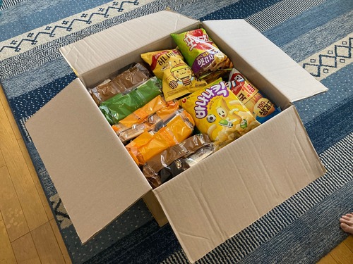 韓国からお菓子詰めあわせ国際宅急便がど〜んと届きました！