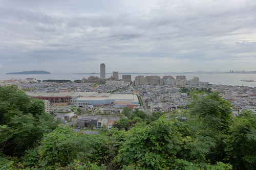 20250927愛宕神社からの遠景！眼下の姪浜には炭鉱があった！