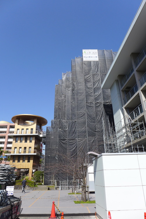 20240329ネクサスワールド・ポルザンパルク棟も包み込まれていく・・・