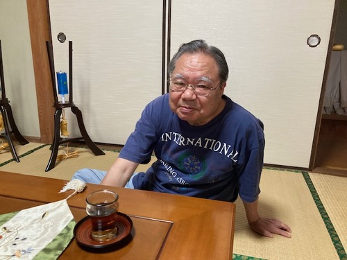 6月21日（日）アルティザントークご期待乞う！！万巻の書にか囲まれ豊かな暮らしを緒方町下自在にて！士大夫たる吉良ミチオ（理郎）さんをお訪ねしまし！