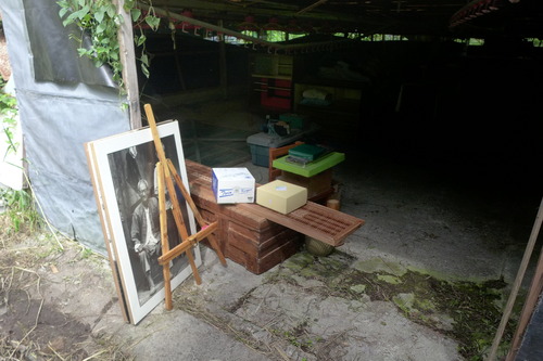 20250913瀧下雅幸さん骨董商会「源右衛門」倉庫より城下町まちかど蚤の市出店品の整理・清掃を展開！