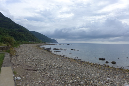 20241006天草西海岸にて天草陶石を拾う！