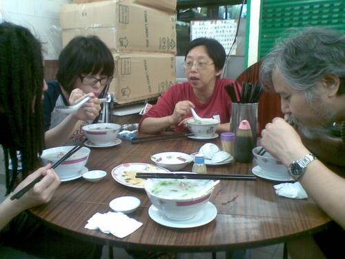 05012010kojimabrkfst