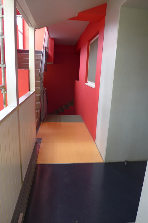 20240402マークマック棟の床シート材貼作業が進む！