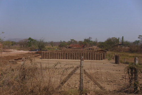 20260314ムンバイ北東郊外エリアにて赤煉瓦製造焼成現場調査（その16）