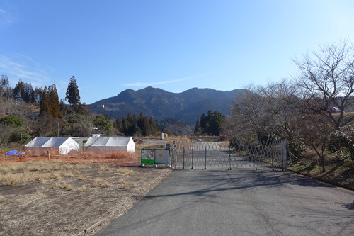 日田市民善男善女が誠心誠意の保存運動を進めた中津江ホール（木造一部RC 1996年築／日田市中津江村）が無惨にも解体されていました！2023年2月5日（日）現地にて確認
