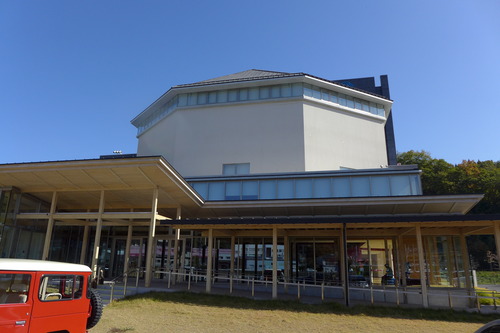 竹田市総合文化ホール〈グランツたけた〉訪問調査。中ホール「キナーレ」では映画『聲の形』を鑑賞体験！