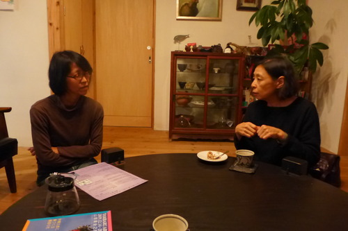 沖縄・大宜味村の芭蕉布染織の聖地喜如嘉にてみずから芭蕉布工房を主宰する平山ふさえさん、お元気でなにより！