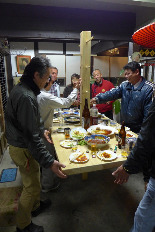 菊池たてもの応援団の一本杉支え愛、と菊池レトロ館施設長冨田さん