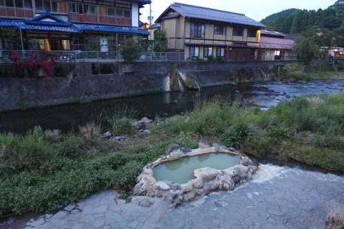 脱成長コモンズづくりのお仲間河村一郎さん、長湯温泉へ。「ガニ湯」にて寛ぐ！
