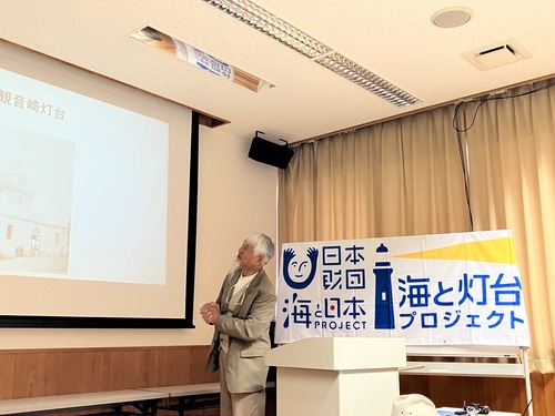 DB39095B-B5E4-4FB3-851A-9D0E0A98B055