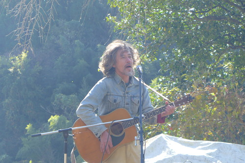 で〜ら祭りin竹田（巡りの里ギャラリーくらまど早瀬家屋敷地）にて国東半島シンガー高橋伸明さん熱唱！！