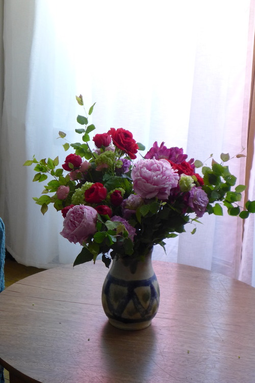 2024年5月12日（日）母の日、二人の倅たちと嫁さんから花束が届きました！