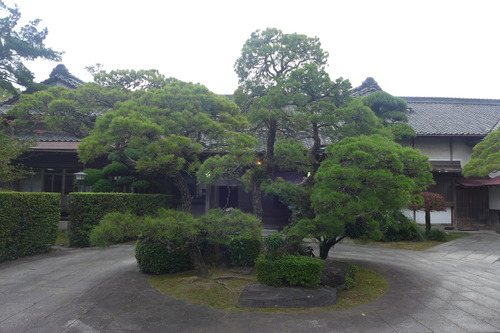 日出町の近代に影響を与えた成清博愛邸を的山荘と称す