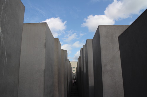 ドイツのベルリン、ユダヤ人虐殺追悼公園(Memorial to the Murdered Jews of Europe)に行きました！