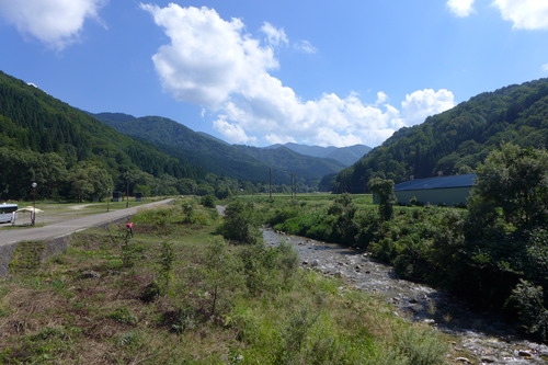 20250831文化政策・アートマネジメント系大学交流「利賀インターゼミ2025」再起動（その7）「世界の果てからこんにちはⅡ」観劇。利賀大山房にて