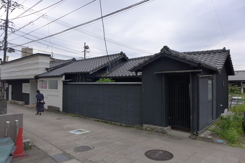 P1520189