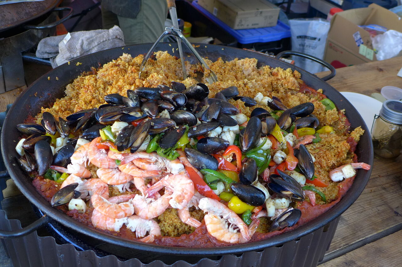 くわまん桑島孝彦さん『旅するパエリア』大盛況・大活躍！！in護国神社